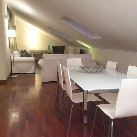 Apartment La Mansarda Alba  Phòng bức ảnh