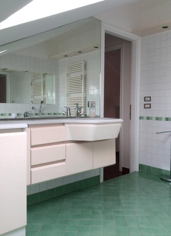 Apartment La Mansarda Alba  Phòng bức ảnh